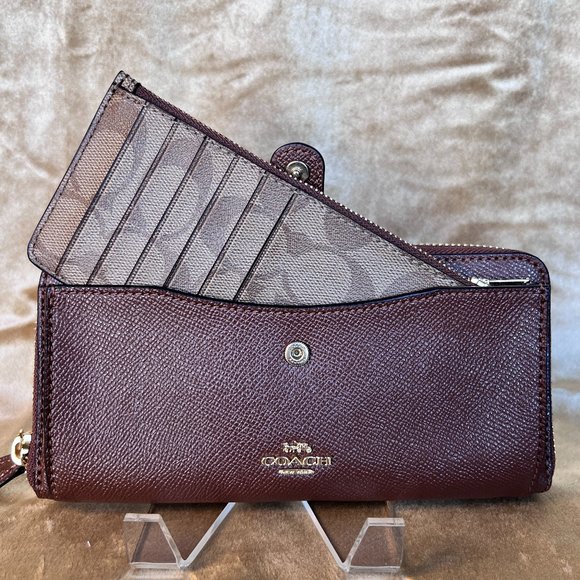 NWOT Coach F22997 Multifunction Crossgrain Leather Wallet Brown - Picture 1 of 7